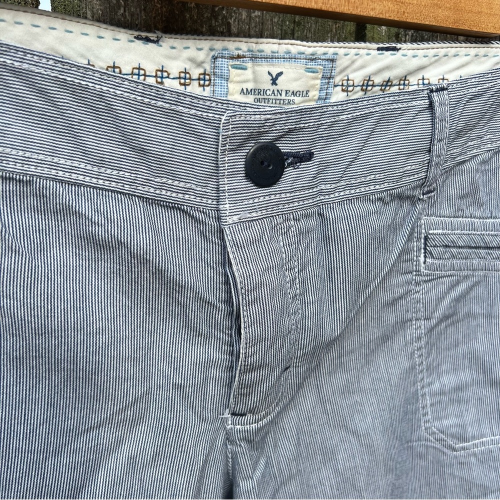 American Eagle Peddle Pushers Blue White Stripped - Picture 5 of 12